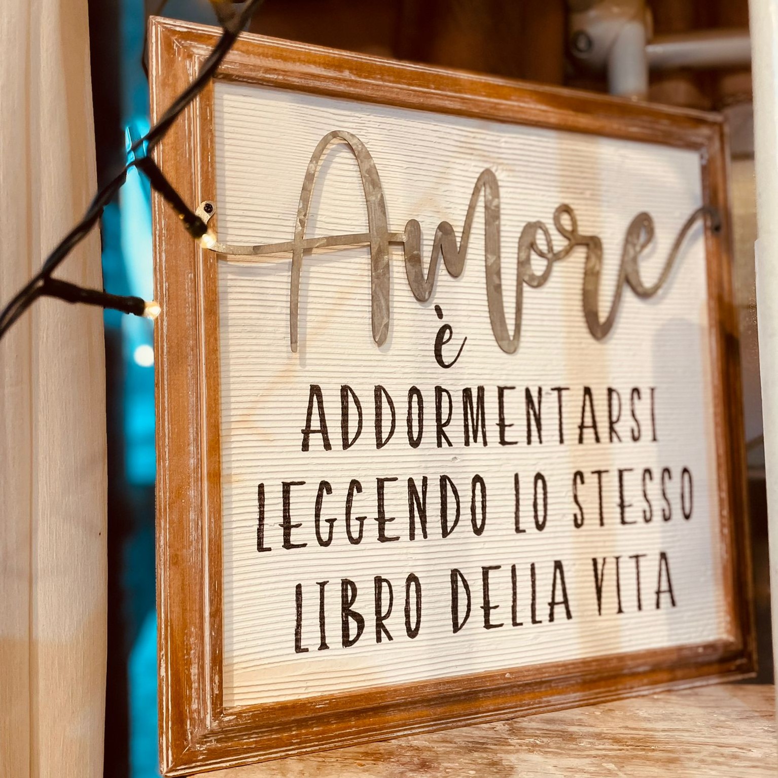 quadretto scritta amore è addormentarsi leggendo