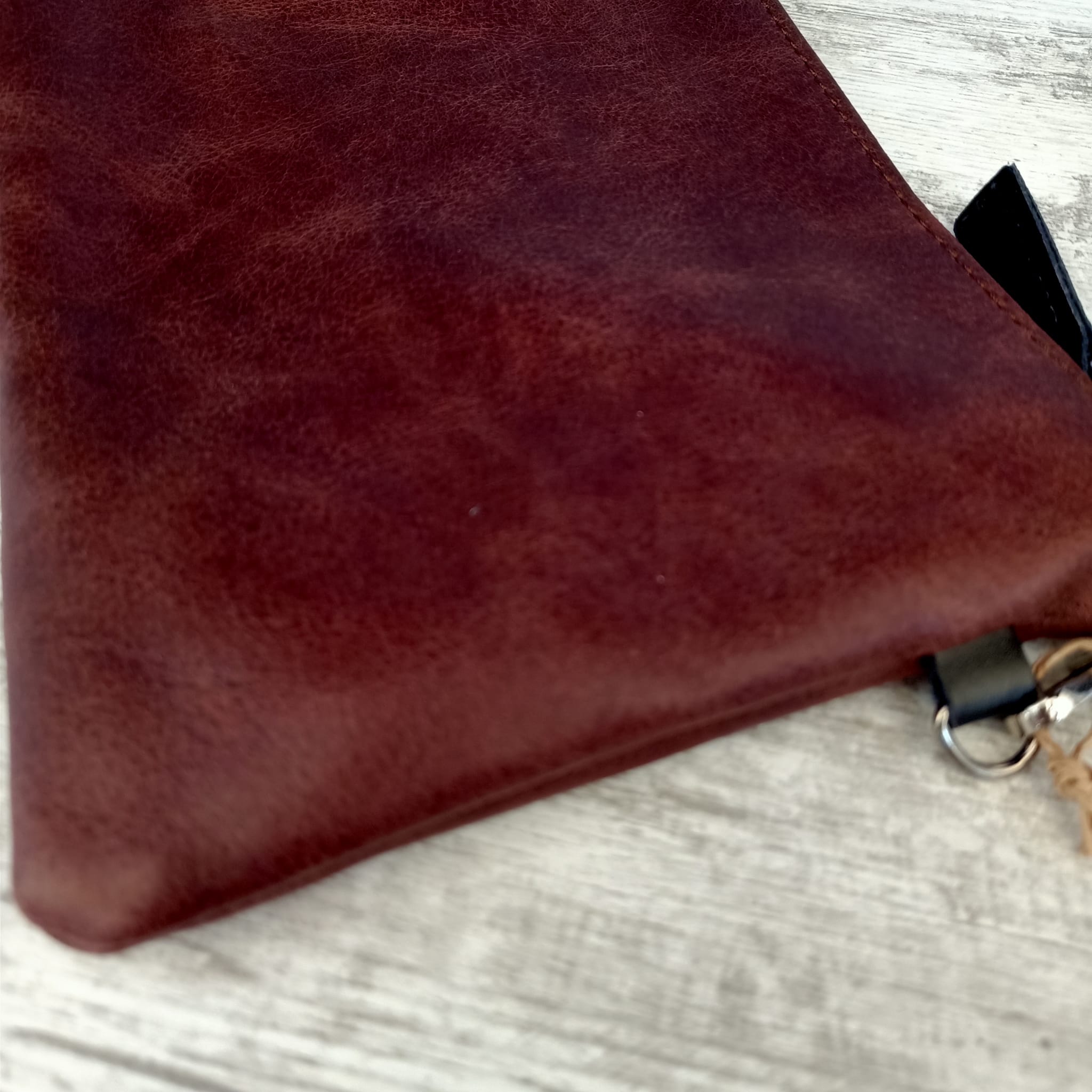 pochette in pelle marrone