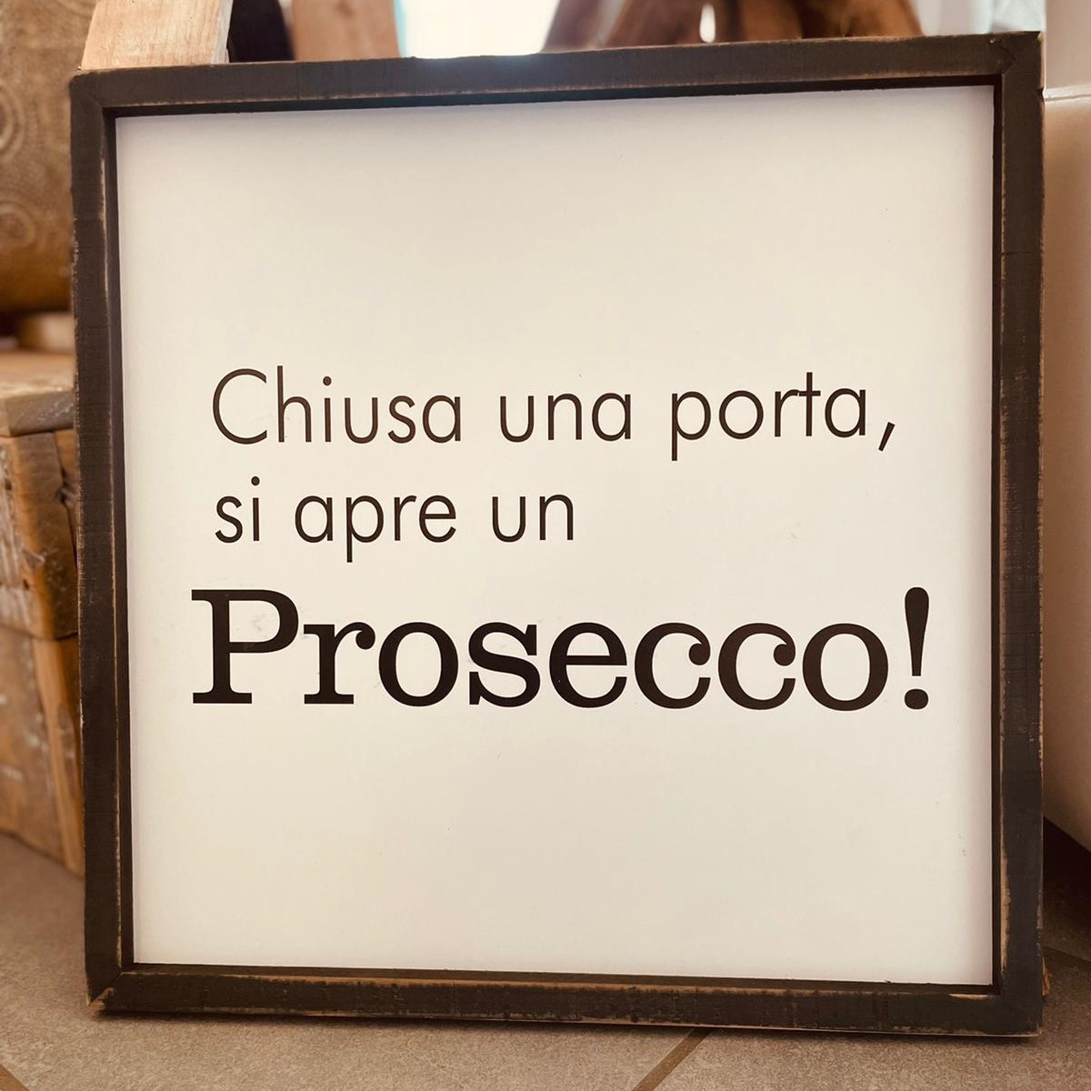 Quadretto scritta chiusa una porta