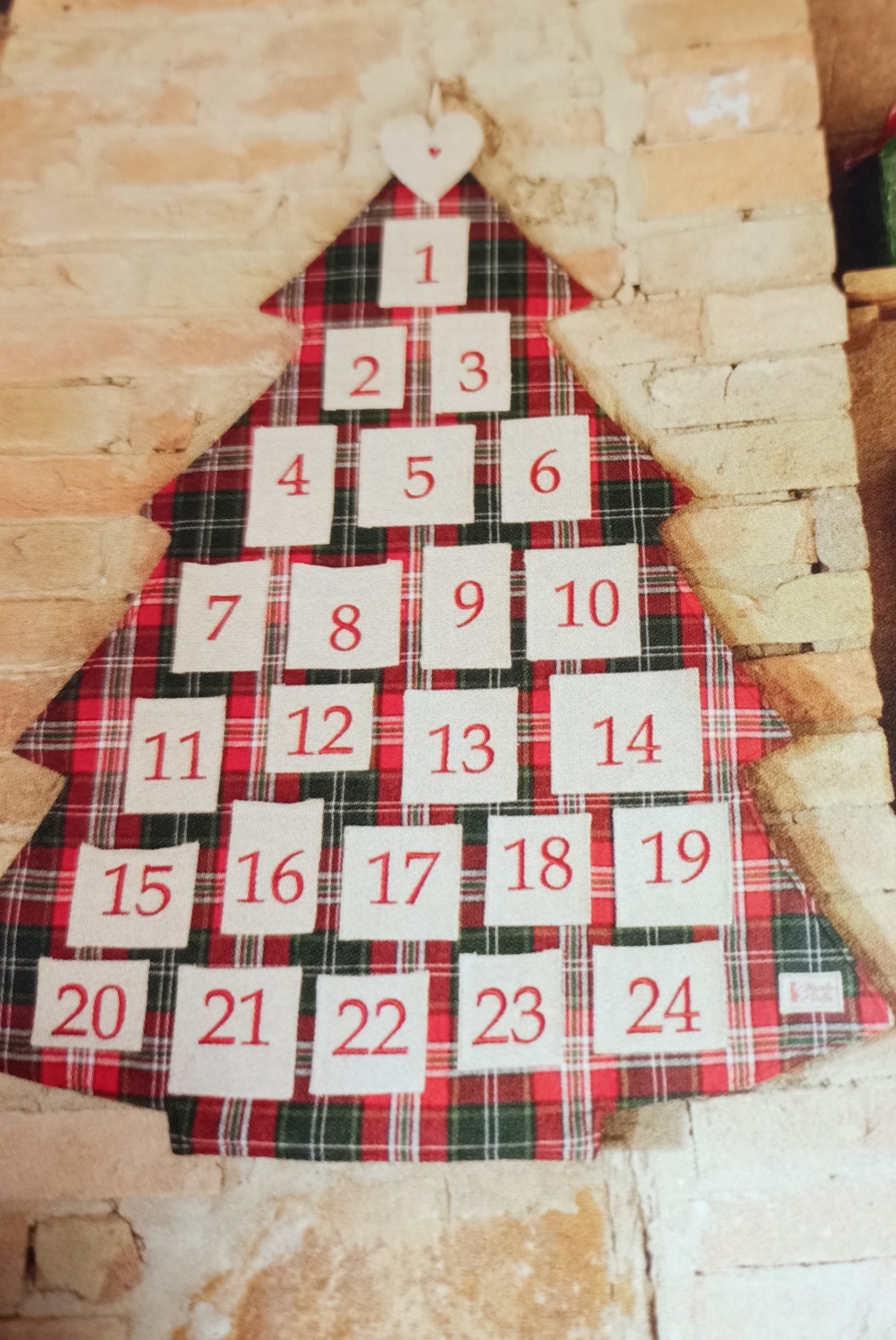 Calendario Avvento in Tessuto Tartan - immagine 2