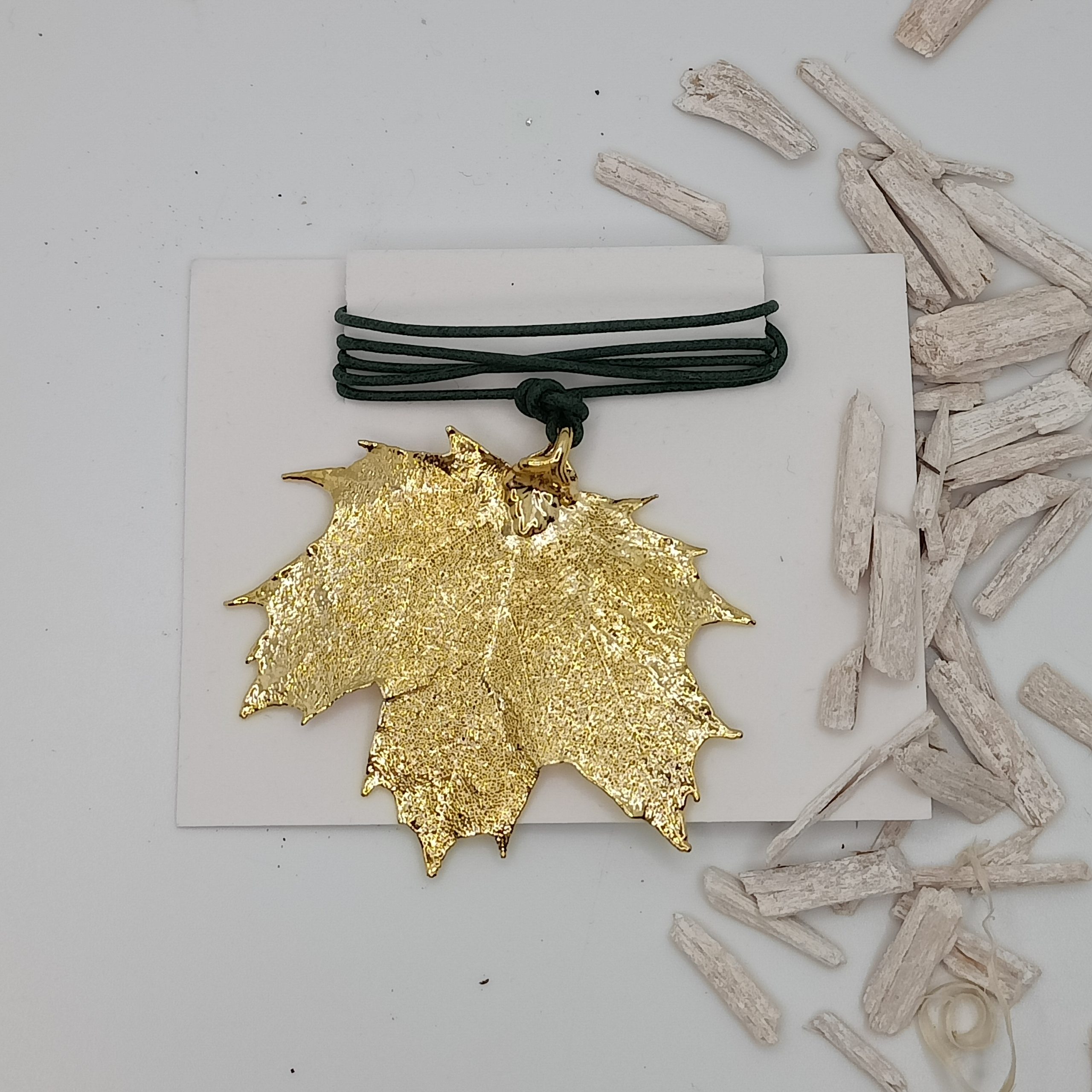 Ciondolo Foglia Acero Canadese Naturale Oro - immagine 2