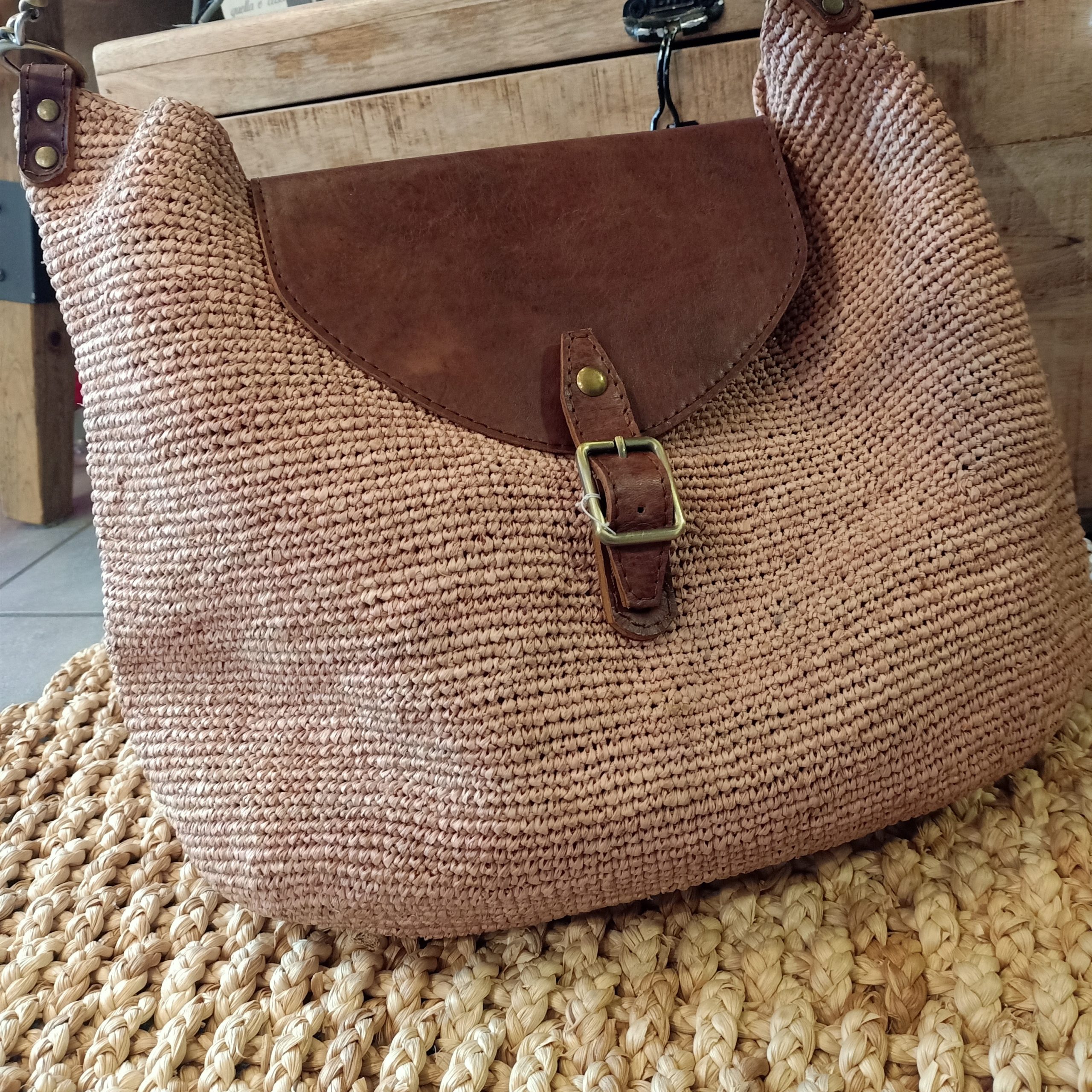 Borsa Leona