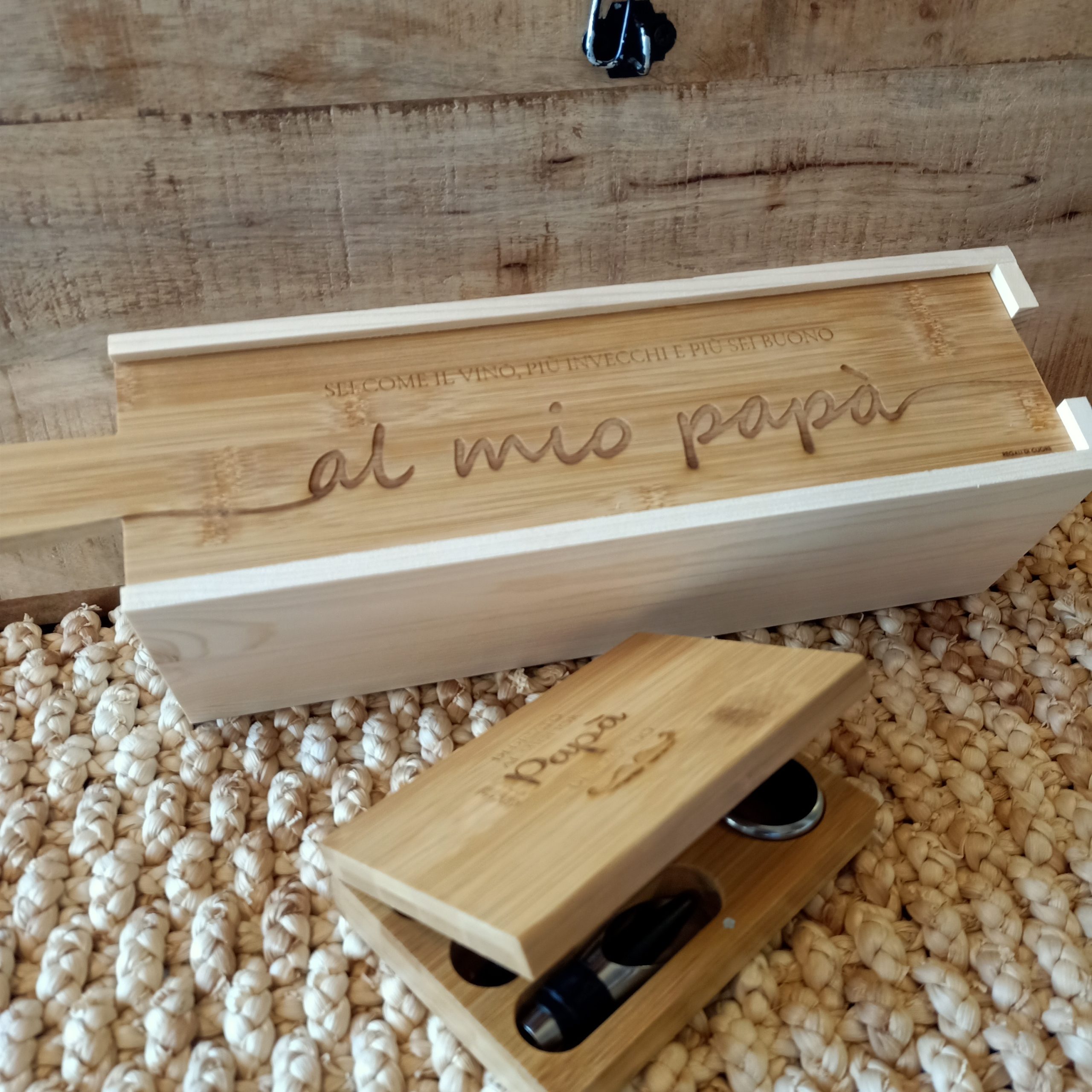 Scatola Legno per Bottiglia con Tagliere - immagine 2
